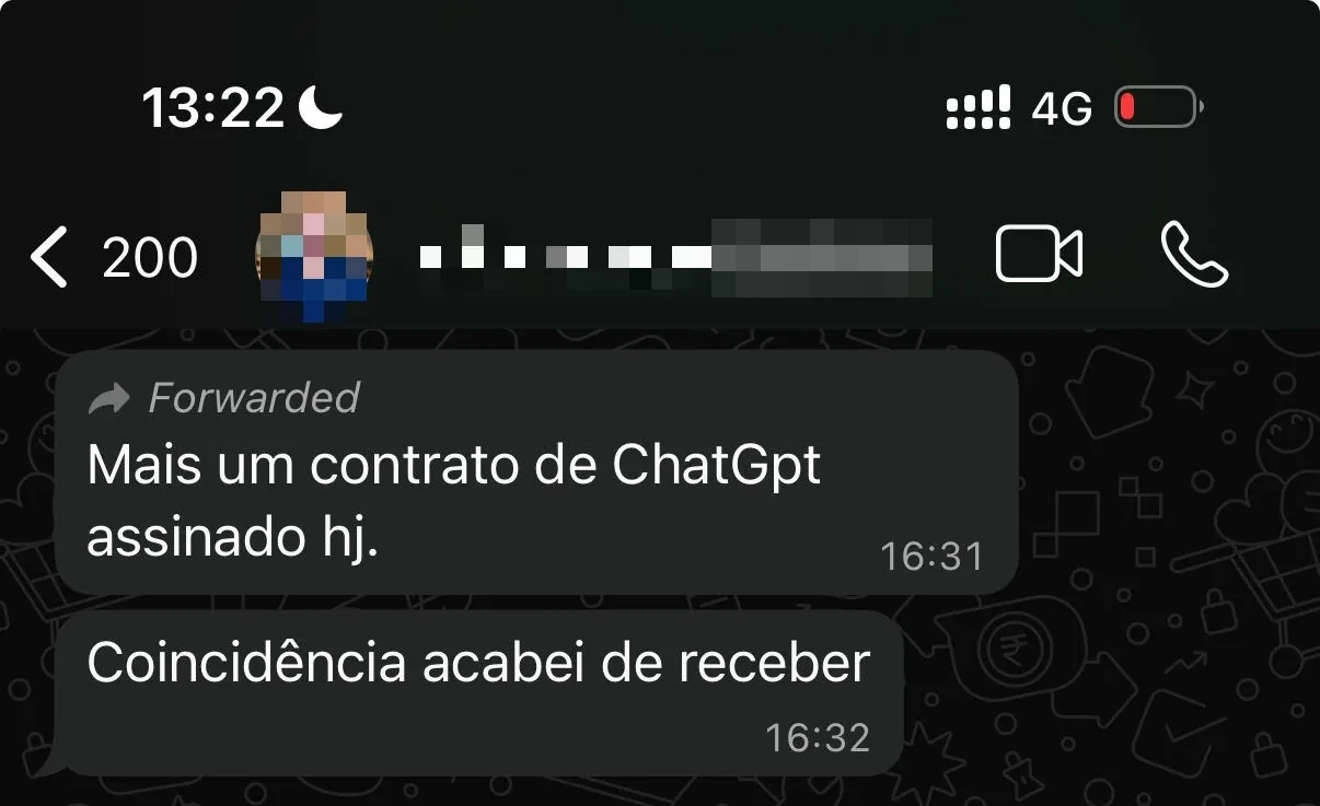 Mensagem de WhatsApp de uma fintech cliente: mais um contrato de ChatGPT assinado hoje
